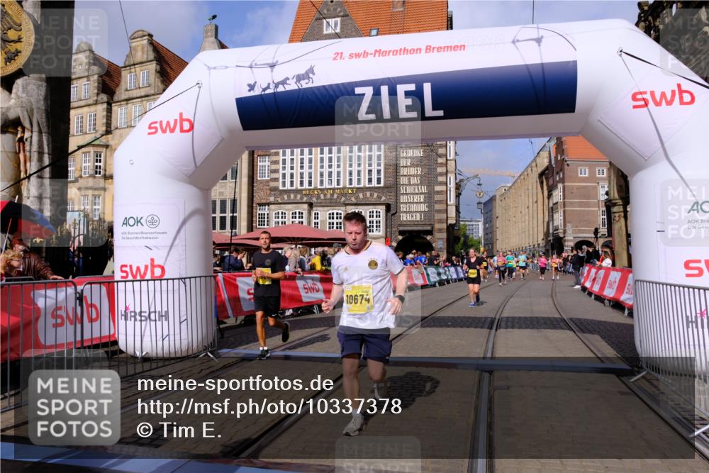13.09.2026 - 21. swb-Marathon Bremen Tim E. http://msf.ph/oto/10337378 13.09.2026 11:08:08 Ziel 10139, 10595, 10660, 10661, 10674, 10830, 10871, 10937, 11037, 11515, 11643, 12024, 12031, 12066, 12097, 12194, 12307, 12509, 12511, 12512 meine-sportfotos.de