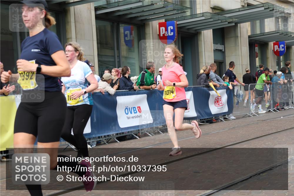 13.09.2026 - 21. swb-Marathon Bremen Strokosch-Dieckow http://msf.ph/oto/10337395 13.09.2026 11:05:25 Ziel 10018, 10168, 10238, 10259, 10260, 10305, 10382, 10457, 10864, 11024, 11164, 11314, 11387, 11520, 11521, 11724, 11791, 11892, 11947, 12156, 12273, 12330, 12362, 12378, 12501, 12523, 12528, 12773, 10186, 10370, 10411, 10432, 10576, 10697, 10717, 10718, 10800, 10802, 10995, 11102, 11105, 11146, 11157, 11218, 11281, 11314, 11326, 11334, 11387, 11394, 11521, 11571, 11572, 11584, 11616, 11722, 11900, 12011, 12055, 12251 meine-sportfotos.de