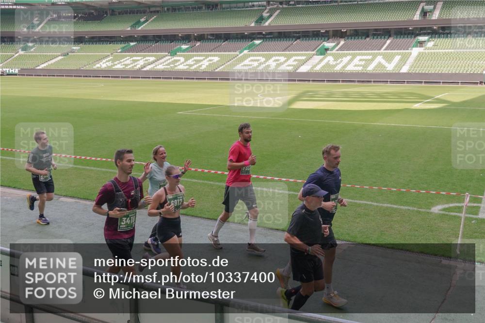 13.09.2026 - 21. swb-Marathon Bremen Michael Burmester http://msf.ph/oto/10337400 13.09.2026 13:14:06 Laufen im Stadion 183, 270, 278, 349, 414, 460, 576, 600, 631, 695, 702, 768, 933, 950, 956, 1005, 1008, 1143, 1392, 1408, 1426, 1573, 1596, 1641, 1818, 1819, 1991, 2005, 2024, 2035, 2079, 2233, 2264, 2314, 2387, 2412, 2439, 2457, 2461, 2478, 2494, 2521, 2540, 2564, 2612, 2665, 2684, 2693, 2737, 2773, 2792, 2816, 2829, 2838, 2860, 2861, 2865, 2884, 2887, 2921, 2972, 2975, 2978, 3016, 3111, 3209, 3253, 3277, 3293, 3304, 3313, 3378, 3405, 3428, 3434, 3653, 3661, 3680, 4034, 4080, 4511 meine-sportfotos.de