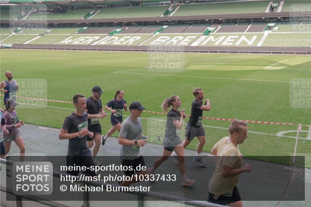 13.09.2026 - 21. swb-Marathon Bremen Michael Burmester http://msf.ph/oto/10337433 13.09.2026 13:14:09 Laufen im Stadion 183, 270, 278, 300, 349, 414, 460, 576, 600, 631, 695, 702, 768, 933, 950, 956, 1005, 1008, 1143, 1392, 1408, 1426, 1573, 1596, 1641, 1818, 1819, 1991, 2024, 2035, 2079, 2233, 2264, 2314, 2387, 2412, 2439, 2457, 2461, 2478, 2494, 2521, 2540, 2564, 2612, 2665, 2684, 2690, 2691, 2693, 2737, 2773, 2792, 2816, 2829, 2838, 2860, 2861, 2865, 2884, 2887, 2921, 2972, 2978, 3016, 3111, 3209, 3253, 3277, 3293, 3304, 3313, 3378, 3405, 3428, 3653, 3661, 3680, 4034, 4080, 4511 meine-sportfotos.de