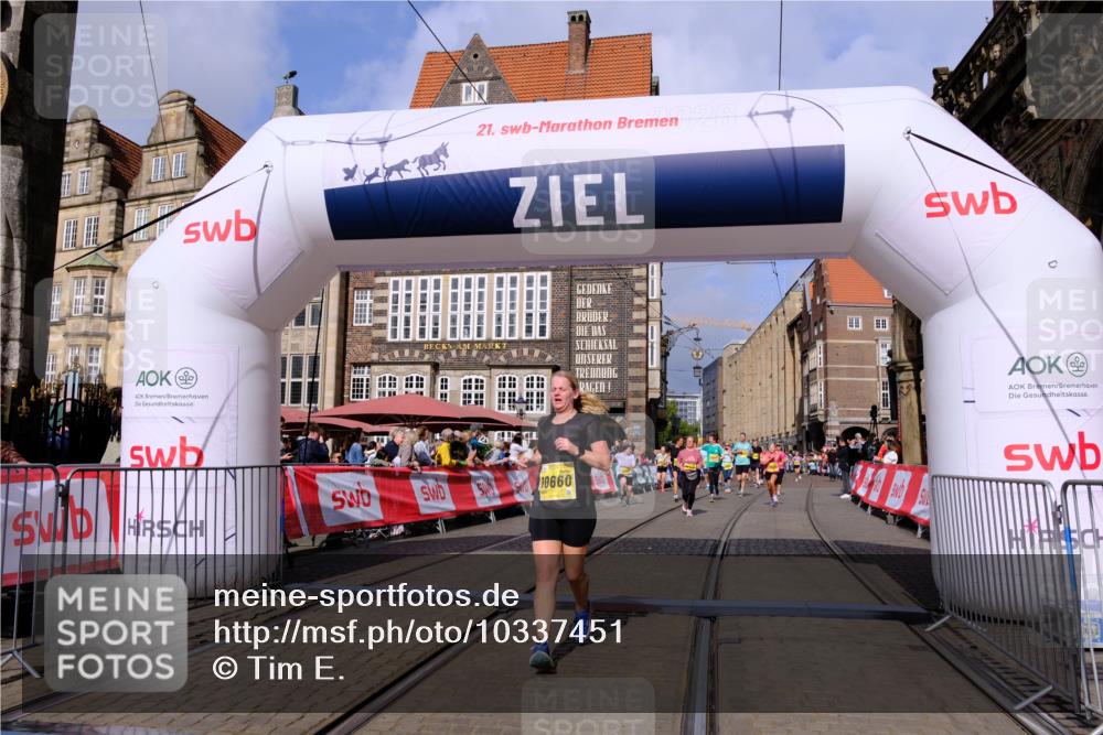 13.09.2026 - 21. swb-Marathon Bremen Tim E. http://msf.ph/oto/10337451 13.09.2026 11:08:12 Ziel 10139, 10660, 10661, 10674, 10830, 10871, 10937, 11037, 11044, 11378, 11404, 11515, 11833, 11958, 12024, 12031, 12066, 12097, 12307, 12511, 12512 meine-sportfotos.de