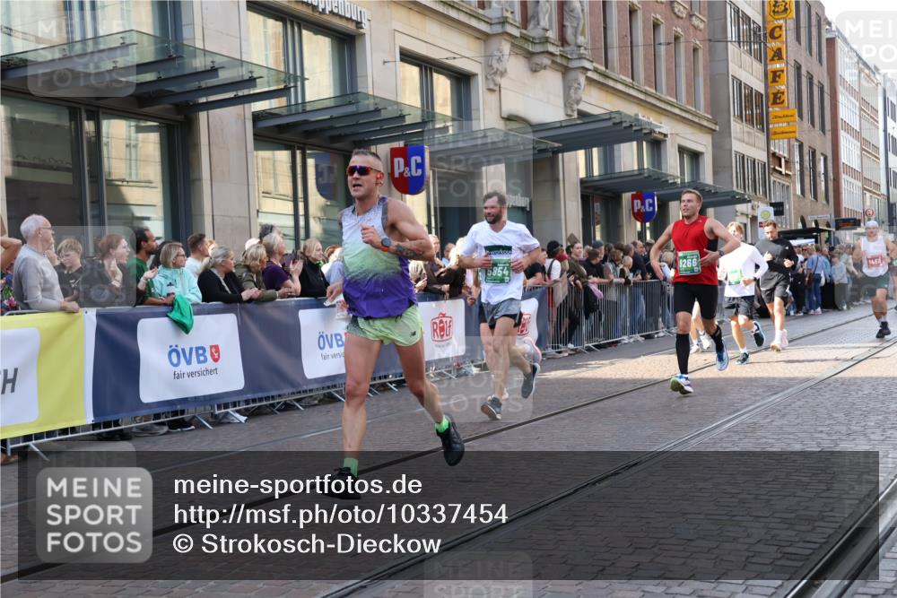 13.09.2026 - 21. swb-Marathon Bremen Strokosch-Dieckow http://msf.ph/oto/10337454 13.09.2026 13:25:49 Ziel 1163, 1896, 2062, 2666, 2708, 3248, 3516, 3983, 4067, 4476, 4723, 4724, 5558, 5701, 5854, 5906, 5934, 6135, 6605, 6886, 7638, 7780, 8361, 8592, 8635, 9266, 9794, 150, 191, 209, 1163, 1458, 1647, 1752, 2033, 2421, 2781, 2987, 3124, 3186, 3722, 3806, 4161, 4411, 4439, 4717, 4842, 4927, 5013, 5139, 5622, 5703, 5755, 5814, 6135, 7780, 8271, 8545, 8597, 8890, 9440, 9468, 9506 meine-sportfotos.de