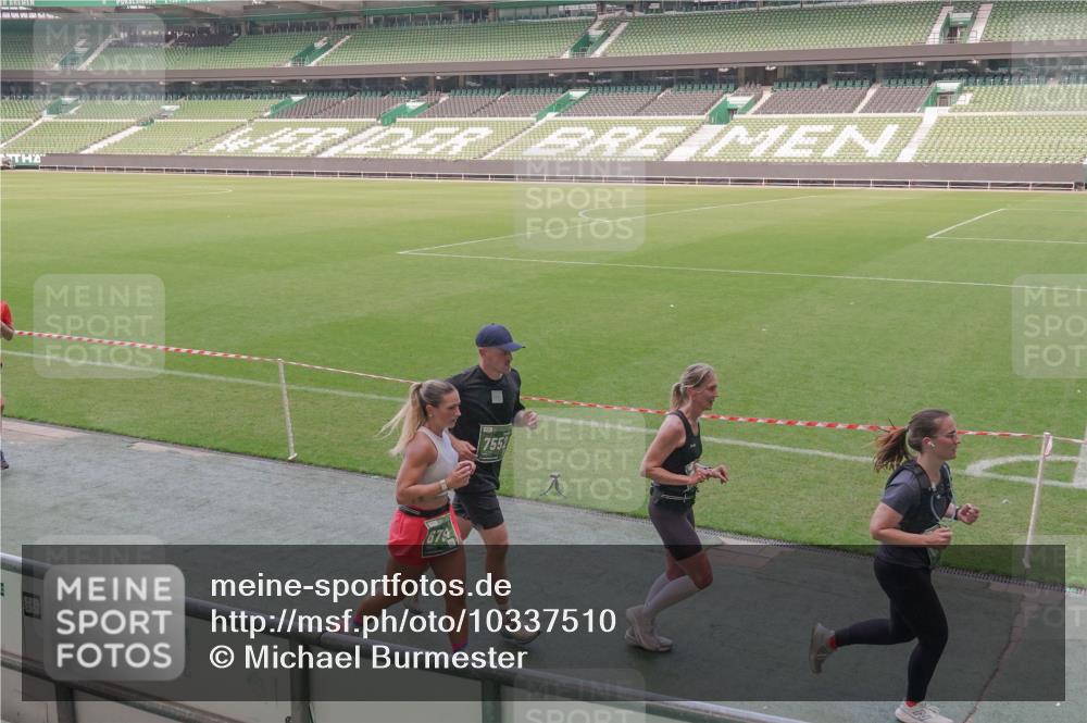 13.09.2026 - 21. swb-Marathon Bremen Michael Burmester http://msf.ph/oto/10337510 13.09.2026 13:14:17 Laufen im Stadion 183, 270, 278, 300, 349, 414, 460, 576, 600, 631, 695, 702, 768, 933, 950, 956, 1005, 1008, 1047, 1143, 1392, 1408, 1426, 1573, 1596, 1641, 1818, 1819, 1991, 2024, 2035, 2079, 2233, 2314, 2387, 2412, 2439, 2457, 2461, 2494, 2521, 2540, 2564, 2612, 2665, 2690, 2691, 2693, 2737, 2773, 2792, 2816, 2829, 2838, 2861, 2865, 2884, 2887, 2921, 2972, 2978, 3016, 3111, 3209, 3253, 3277, 3293, 3304, 3313, 3355, 3378, 3405, 3428, 3653, 3661, 3680, 4034, 4080, 4511 meine-sportfotos.de
