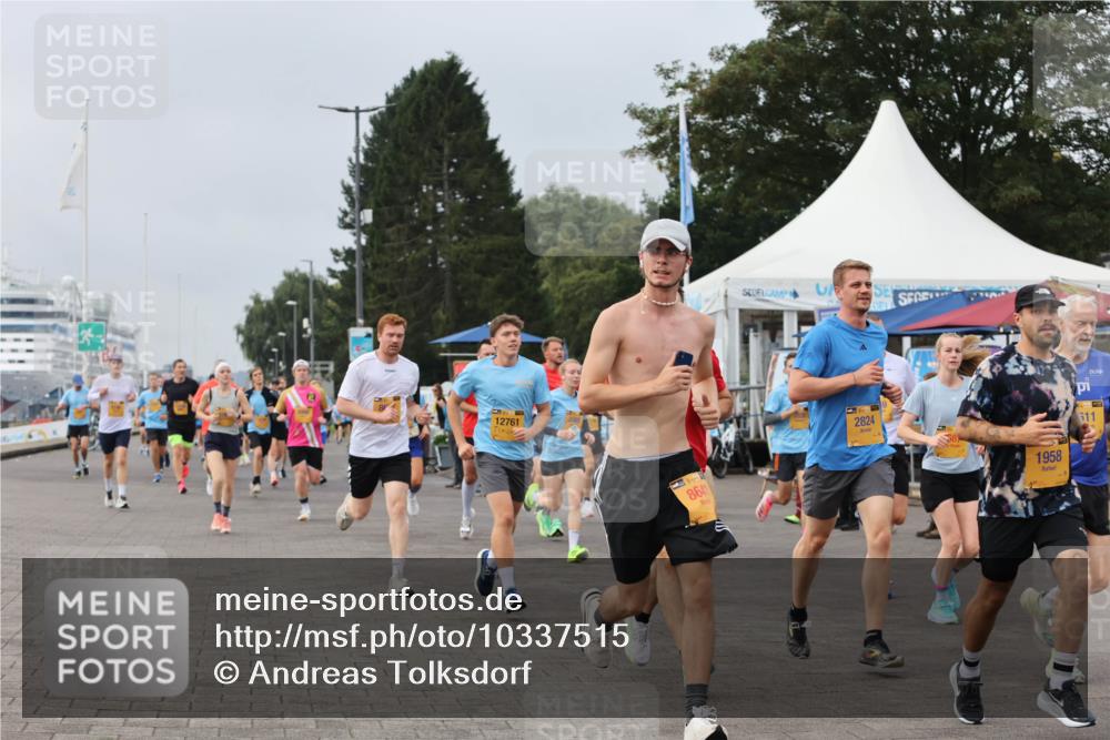 13.09.2026 - Kiel Lauf Andreas Tolksdorf http://msf.ph/oto/10337515 13.09.2026 09:54:29 Kiellinie 12761, 8641, 2824, 1958, 611 meine-sportfotos.de