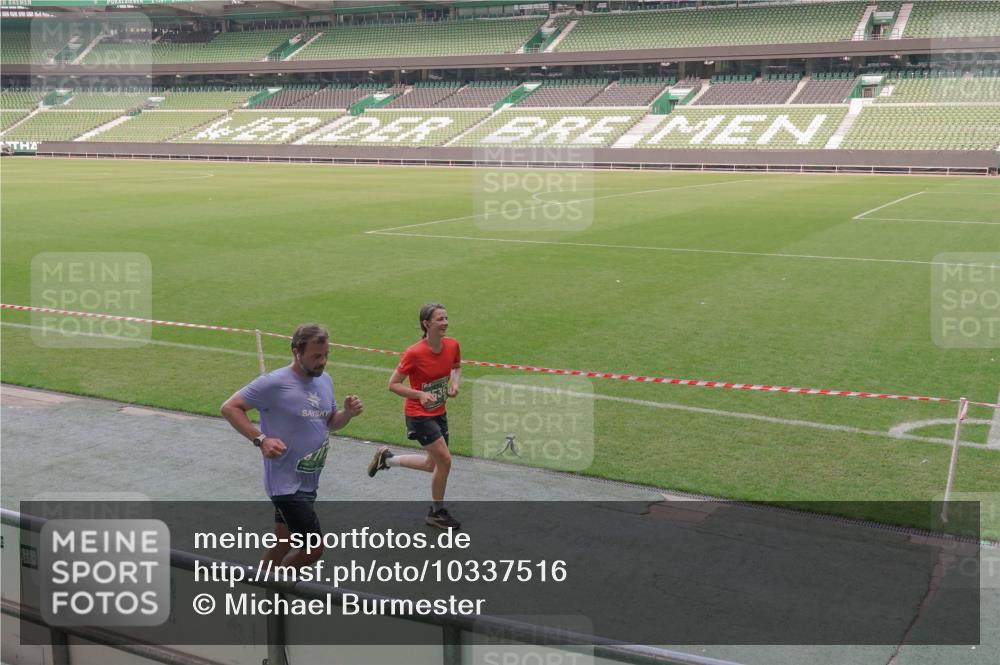 13.09.2026 - 21. swb-Marathon Bremen Michael Burmester http://msf.ph/oto/10337516 13.09.2026 13:14:18 Laufen im Stadion 183, 266, 270, 278, 300, 349, 414, 460, 576, 600, 631, 695, 702, 768, 933, 950, 956, 1005, 1008, 1047, 1143, 1392, 1408, 1426, 1573, 1596, 1641, 1818, 1819, 1991, 2024, 2035, 2079, 2233, 2314, 2387, 2412, 2439, 2457, 2461, 2466, 2494, 2521, 2540, 2564, 2612, 2665, 2690, 2691, 2693, 2737, 2773, 2792, 2816, 2829, 2838, 2861, 2865, 2884, 2887, 2921, 2972, 2978, 3016, 3111, 3209, 3253, 3277, 3304, 3313, 3355, 3378, 3405, 3428, 3653, 3661, 3680, 3847, 4034, 4080, 4511 meine-sportfotos.de