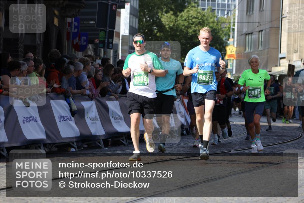 13.09.2026 - 21. swb-Marathon Bremen Strokosch-Dieckow http://msf.ph/oto/10337526 13.09.2026 13:19:10 Ziel 307, 4120, 4916, 5277, 5867, 6310, 6787, 7104, 7154, 7163, 7602, 7791, 8743, 9327, 9833, 13184, 189, 666, 1599, 2423, 2535, 3182, 3508, 4319, 5172, 5371, 6008, 6633, 7754, 9552, 9638, 9805 meine-sportfotos.de