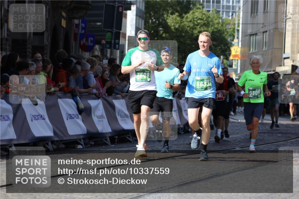 13.09.2026 - 21. swb-Marathon Bremen Strokosch-Dieckow http://msf.ph/oto/10337559 13.09.2026 13:19:10 Ziel 307, 4120, 4916, 5277, 5867, 6310, 6787, 7104, 7154, 7163, 7602, 7791, 8743, 9327, 9833, 13184, 189, 666, 1599, 2423, 2535, 3182, 3508, 4319, 5172, 5371, 6008, 6633, 7754, 9552, 9638, 9805 meine-sportfotos.de