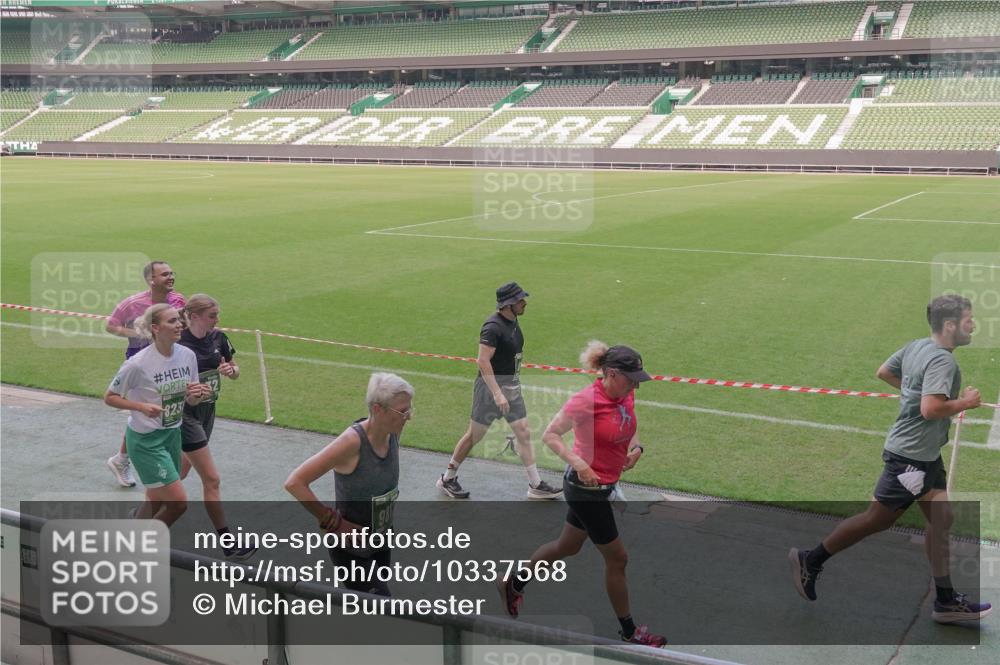 13.09.2026 - 21. swb-Marathon Bremen Michael Burmester http://msf.ph/oto/10337568 13.09.2026 13:14:28 Laufen im Stadion 266, 270, 278, 300, 349, 414, 460, 576, 600, 631, 702, 768, 950, 956, 1005, 1008, 1047, 1143, 1392, 1408, 1426, 1573, 1596, 1641, 1818, 1819, 1991, 2024, 2035, 2079, 2233, 2235, 2314, 2359, 2387, 2412, 2439, 2457, 2466, 2484, 2494, 2521, 2540, 2564, 2612, 2665, 2690, 2691, 2693, 2737, 2773, 2816, 2829, 2838, 2861, 2865, 2884, 2887, 2921, 2958, 2972, 2978, 3016, 3111, 3209, 3253, 3277, 3304, 3313, 3355, 3378, 3405, 3428, 3653, 3661, 3670, 3680, 3847, 4034, 4080, 4511 meine-sportfotos.de