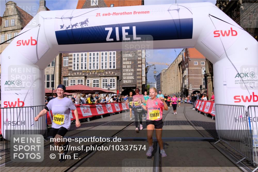 13.09.2026 - 21. swb-Marathon Bremen Tim E. http://msf.ph/oto/10337574 13.09.2026 11:08:15 Ziel 10139, 10404, 10493, 10660, 10661, 10674, 10767, 10871, 10937, 11044, 11378, 11404, 11515, 11659, 11831, 11833, 11958, 12024, 12031, 12066, 12160, 12248, 12389, 12511, 12512 meine-sportfotos.de