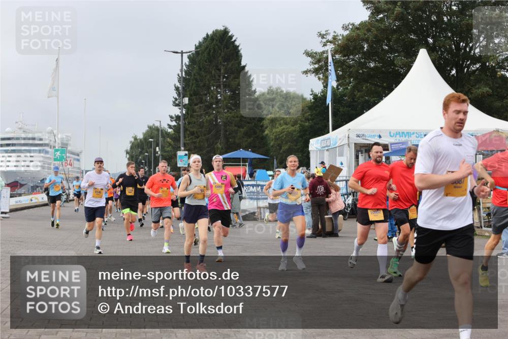 13.09.2026 - Kiel Lauf Andreas Tolksdorf http://msf.ph/oto/10337577 13.09.2026 09:54:31 Kiellinie 4, 3811, 8146, 8480, 10952, 087 meine-sportfotos.de