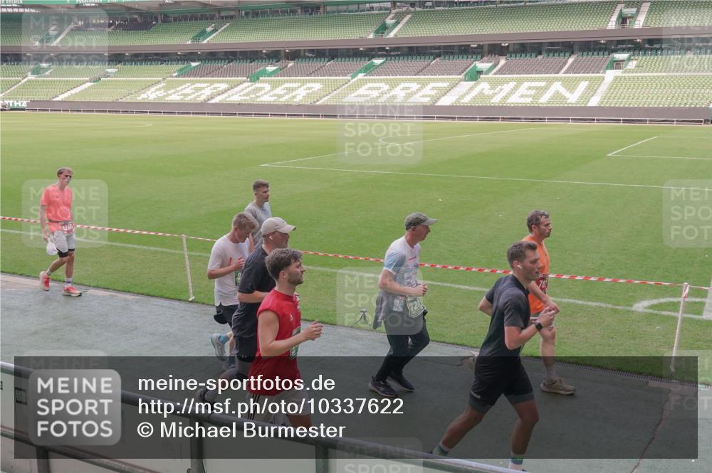13.09.2026 - 21. swb-Marathon Bremen Michael Burmester http://msf.ph/oto/10337622 13.09.2026 13:14:34 Laufen im Stadion 266, 270, 278, 300, 414, 460, 576, 600, 631, 768, 950, 956, 1005, 1008, 1047, 1143, 1392, 1408, 1426, 1573, 1596, 1818, 1819, 1991, 2024, 2035, 2079, 2233, 2235, 2314, 2359, 2387, 2412, 2439, 2457, 2466, 2484, 2494, 2521, 2540, 2564, 2612, 2665, 2690, 2691, 2693, 2737, 2760, 2773, 2816, 2829, 2838, 2861, 2865, 2887, 2921, 2958, 2972, 2978, 3016, 3111, 3209, 3277, 3304, 3313, 3355, 3378, 3405, 3428, 3653, 3661, 3670, 3680, 3829, 3847, 4034, 4080, 4511 meine-sportfotos.de