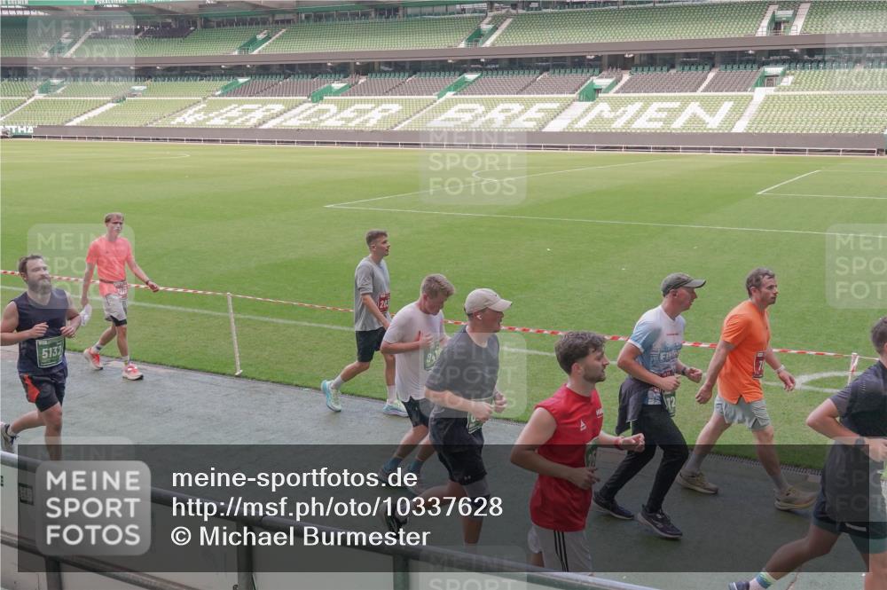 13.09.2026 - 21. swb-Marathon Bremen Michael Burmester http://msf.ph/oto/10337628 13.09.2026 13:14:34 Laufen im Stadion 266, 270, 278, 300, 414, 460, 576, 600, 631, 768, 950, 956, 1005, 1008, 1047, 1143, 1392, 1408, 1426, 1573, 1596, 1818, 1819, 1991, 2024, 2035, 2079, 2233, 2235, 2314, 2359, 2387, 2412, 2439, 2457, 2466, 2484, 2494, 2521, 2540, 2564, 2612, 2665, 2690, 2691, 2693, 2737, 2760, 2773, 2816, 2829, 2838, 2861, 2865, 2887, 2921, 2958, 2972, 2978, 3016, 3111, 3209, 3277, 3304, 3313, 3355, 3378, 3405, 3428, 3653, 3661, 3670, 3680, 3829, 3847, 4034, 4080, 4511 meine-sportfotos.de