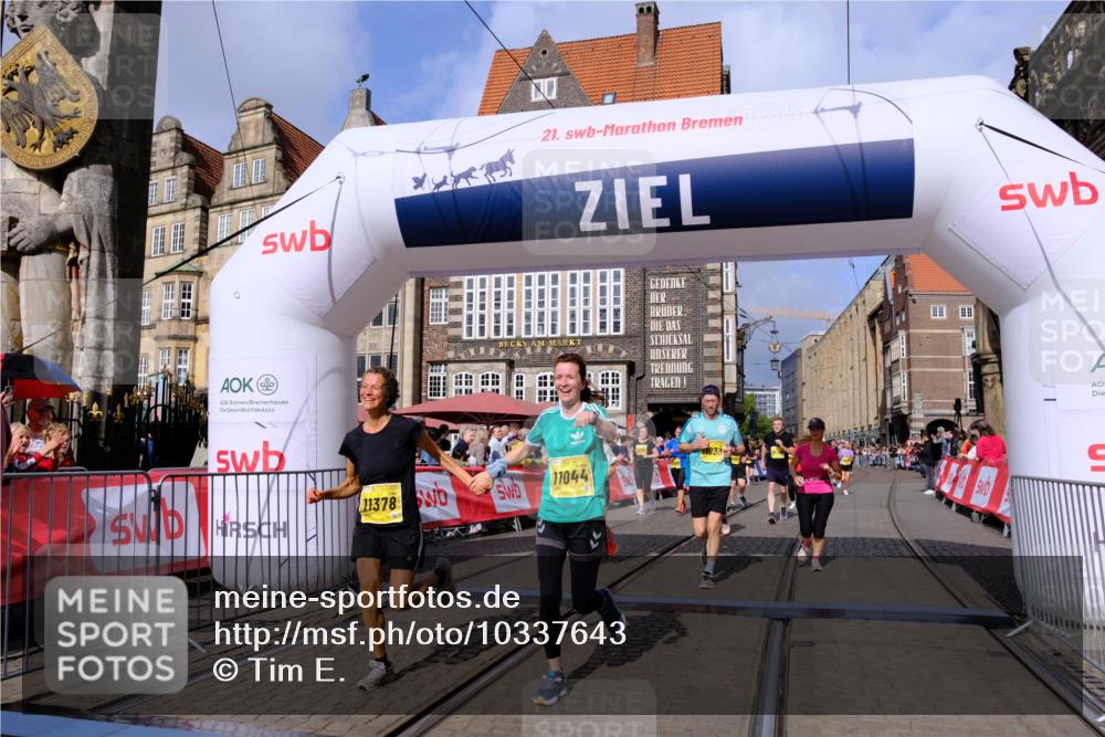 13.09.2026 - 21. swb-Marathon Bremen Tim E. http://msf.ph/oto/10337643 13.09.2026 11:08:18 Ziel 10139, 10404, 10493, 10660, 10674, 10767, 10859, 11044, 11378, 11404, 11659, 11831, 11833, 11958, 12024, 12031, 12066, 12160, 12248, 12384, 12389, 12511, 12512 meine-sportfotos.de