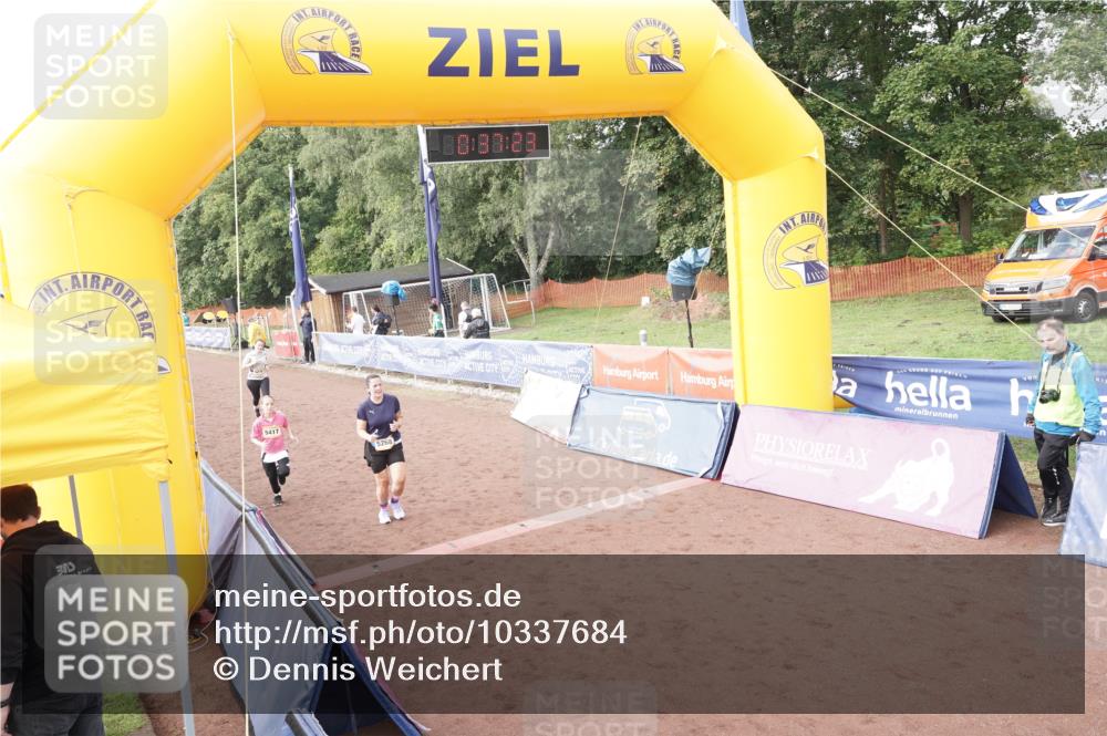 13.09.2026 - Airport Race Dennis Weichert http://msf.ph/oto/10337684 13.09.2026 10:37:56 Ziel 5268, 5270, 5387, 5417 meine-sportfotos.de