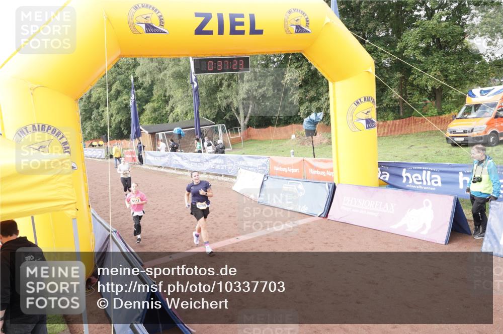 13.09.2026 - Airport Race Dennis Weichert http://msf.ph/oto/10337703 13.09.2026 10:37:56 Ziel 5268, 5270, 5387, 5417 meine-sportfotos.de
