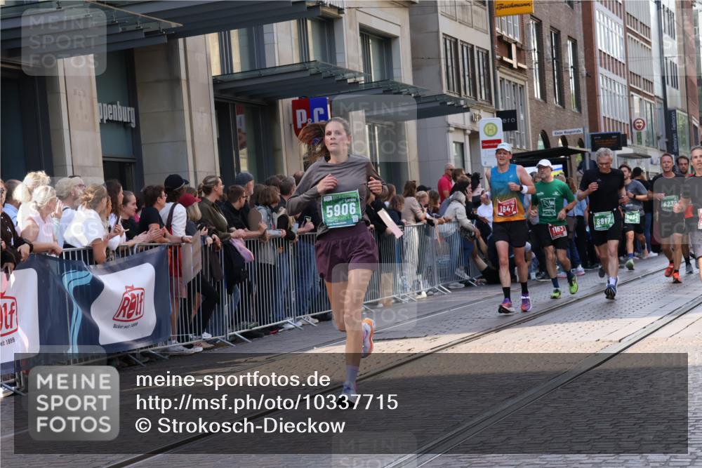13.09.2026 - 21. swb-Marathon Bremen Strokosch-Dieckow http://msf.ph/oto/10337715 13.09.2026 13:25:55 Ziel 1649, 1896, 2434, 2658, 2666, 3248, 3516, 3983, 4723, 4724, 5558, 5747, 5854, 5906, 5934, 5992, 6230, 6639, 6886, 7626, 8361, 8635, 8817, 9266, 9794, 150, 191, 1163, 1458, 1647, 1752, 2033, 2062, 2421, 2708, 2781, 2987, 3124, 3186, 3248, 3722, 3806, 4067, 4161, 4411, 4439, 4476, 4717, 4842, 4927, 5013, 5139, 5622, 5701, 5703, 6135, 6605, 7638, 7780, 8271, 8592, 8597, 8890, 9440, 9506 meine-sportfotos.de