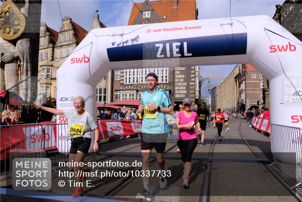 13.09.2026 - 21. swb-Marathon Bremen Tim E. http://msf.ph/oto/10337733 13.09.2026 11:08:20 Ziel 10139, 10404, 10493, 10660, 10767, 10793, 10859, 11032, 11044, 11378, 11404, 11659, 11831, 11833, 11958, 12024, 12031, 12066, 12160, 12248, 12384, 12389 meine-sportfotos.de