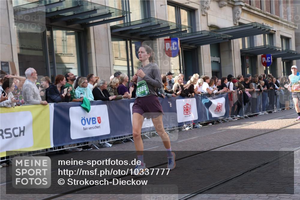 13.09.2026 - 21. swb-Marathon Bremen Strokosch-Dieckow http://msf.ph/oto/10337777 13.09.2026 13:25:56 Ziel 1649, 1896, 2434, 2658, 2666, 3516, 3603, 3983, 4723, 4724, 5558, 5747, 5854, 5906, 5934, 5992, 6230, 6639, 6886, 7626, 8361, 8635, 8817, 9266, 9794, 13195, 150, 191, 1163, 1458, 1647, 1752, 2033, 2062, 2421, 2708, 2781, 2987, 3124, 3186, 3248, 3722, 3806, 4067, 4161, 4411, 4439, 4476, 4717, 4842, 4927, 5013, 5139, 5558, 5622, 5701, 5703, 6135, 6605, 7638, 7780, 8271, 8361, 8592, 8597, 8890, 9440 meine-sportfotos.de
