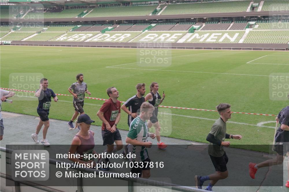 13.09.2026 - 21. swb-Marathon Bremen Michael Burmester http://msf.ph/oto/10337816 13.09.2026 13:14:59 Laufen im Stadion 143, 263, 266, 300, 414, 460, 631, 768, 956, 1008, 1047, 1392, 1408, 1573, 1596, 1818, 1819, 1874, 2024, 2035, 2079, 2233, 2235, 2314, 2359, 2385, 2386, 2387, 2412, 2457, 2466, 2484, 2494, 2521, 2540, 2564, 2667, 2690, 2691, 2693, 2737, 2760, 2783, 2829, 2838, 2859, 2861, 2865, 2874, 2887, 2958, 2978, 3075, 3111, 3157, 3165, 3185, 3209, 3265, 3304, 3355, 3378, 3382, 3405, 3428, 3653, 3661, 3670, 3680, 3829, 3847, 4034, 4080, 4511 meine-sportfotos.de