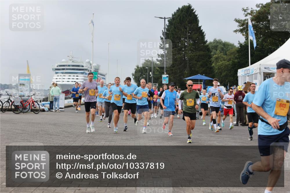 13.09.2026 - Kiel Lauf Andreas Tolksdorf http://msf.ph/oto/10337819 13.09.2026 09:54:45 Kiellinie 227, 4512, 228, 843 meine-sportfotos.de
