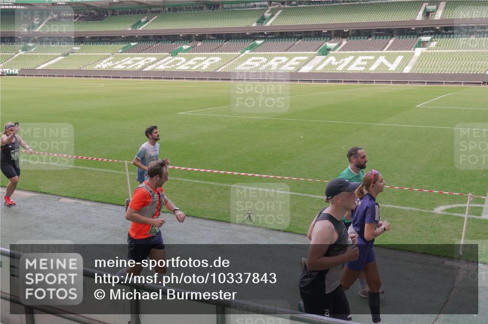 13.09.2026 - 21. swb-Marathon Bremen Michael Burmester http://msf.ph/oto/10337843 13.09.2026 13:15:01 Laufen im Stadion 143, 263, 266, 300, 414, 460, 631, 768, 956, 1008, 1047, 1392, 1408, 1573, 1818, 1819, 1874, 2024, 2035, 2079, 2233, 2235, 2314, 2359, 2385, 2386, 2387, 2412, 2457, 2466, 2484, 2494, 2521, 2540, 2564, 2667, 2690, 2691, 2693, 2737, 2760, 2783, 2829, 2838, 2859, 2861, 2865, 2874, 2887, 2958, 2978, 3075, 3111, 3157, 3165, 3185, 3209, 3265, 3304, 3355, 3378, 3382, 3405, 3428, 3653, 3661, 3670, 3680, 3829, 3847, 4034, 4080, 4511 meine-sportfotos.de