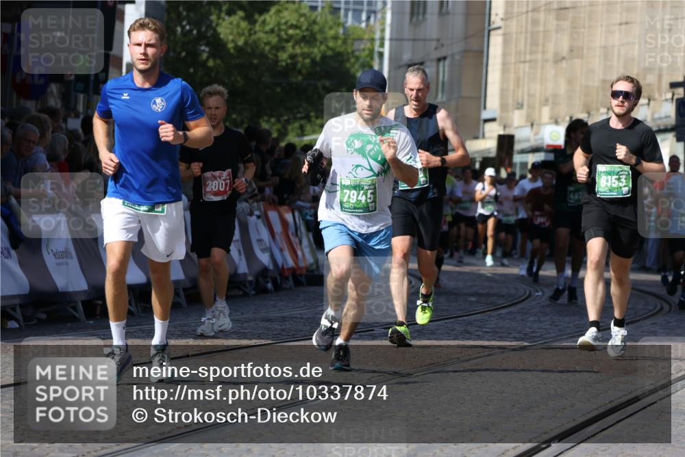 13.09.2026 - 21. swb-Marathon Bremen Strokosch-Dieckow http://msf.ph/oto/10337874 13.09.2026 13:19:24 Ziel 189, 666, 2007, 2390, 4819, 4857, 4916, 5172, 6137, 6310, 7154, 7647, 7686, 7791, 9512, 13184, 926, 1232, 1535, 4455, 4977, 4978, 7037, 7140, 7268, 7945, 8153, 8185, 13163 meine-sportfotos.de