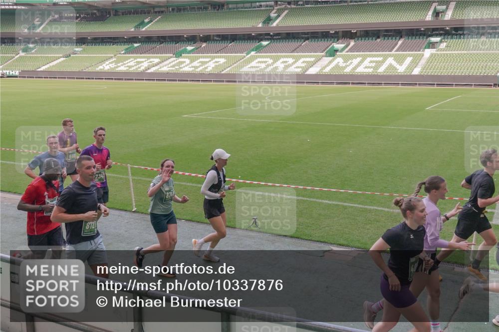 13.09.2026 - 21. swb-Marathon Bremen Michael Burmester http://msf.ph/oto/10337876 13.09.2026 13:15:05 Laufen im Stadion 143, 263, 266, 300, 414, 460, 631, 768, 956, 1008, 1047, 1392, 1408, 1573, 1818, 1819, 1874, 2024, 2035, 2218, 2233, 2235, 2314, 2359, 2385, 2386, 2387, 2412, 2457, 2466, 2468, 2484, 2494, 2521, 2540, 2564, 2667, 2690, 2691, 2693, 2737, 2760, 2783, 2829, 2838, 2859, 2861, 2865, 2874, 2887, 2958, 2978, 3075, 3111, 3157, 3165, 3185, 3209, 3265, 3304, 3355, 3378, 3382, 3405, 3428, 3486, 3653, 3661, 3670, 3680, 3829, 3847, 4034, 4080, 4511 meine-sportfotos.de