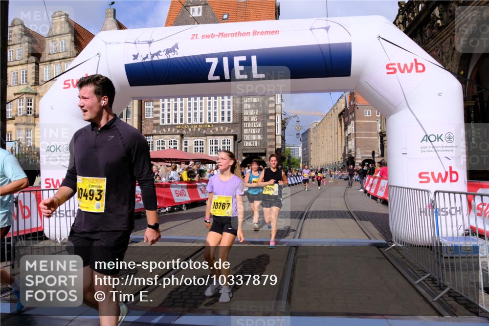 13.09.2026 - 21. swb-Marathon Bremen Tim E. http://msf.ph/oto/10337879 13.09.2026 11:08:24 Ziel 10135, 10139, 10188, 10404, 10493, 10767, 10793, 10851, 10859, 11032, 11044, 11263, 11378, 11404, 11659, 11831, 11833, 11958, 12031, 12066, 12160, 12248, 12325, 12384, 12389 meine-sportfotos.de