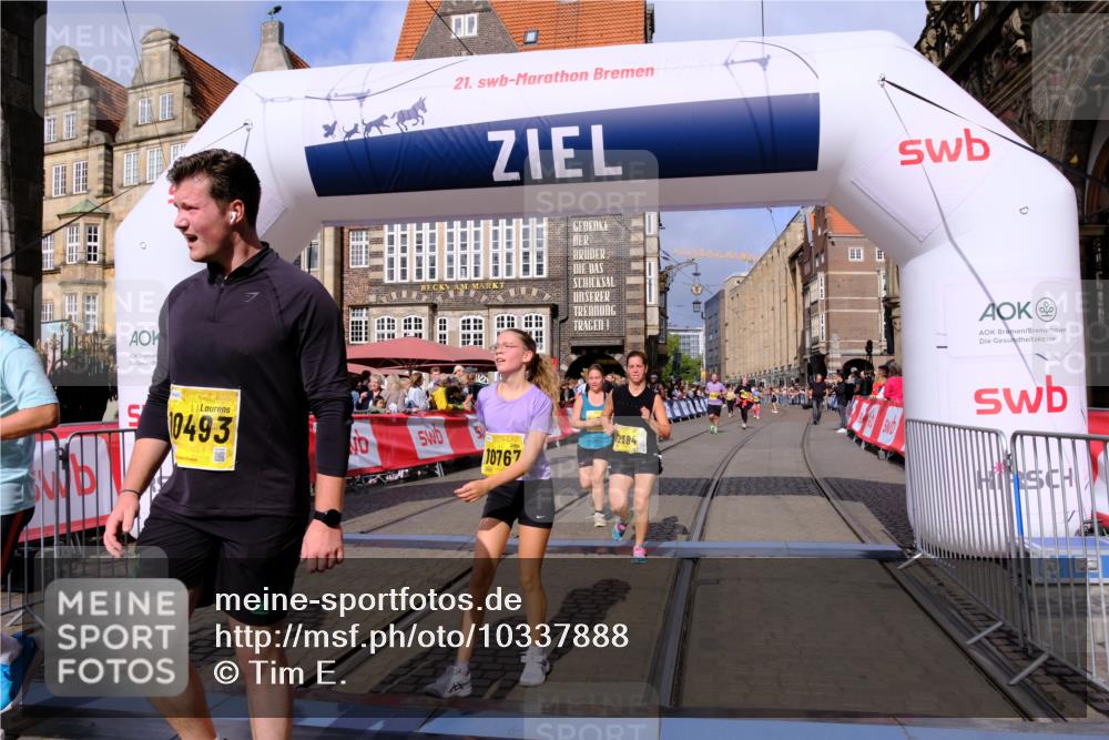 13.09.2026 - 21. swb-Marathon Bremen Tim E. http://msf.ph/oto/10337888 13.09.2026 11:08:24 Ziel 10135, 10139, 10188, 10404, 10493, 10767, 10793, 10851, 10859, 11032, 11044, 11263, 11378, 11404, 11659, 11831, 11833, 11958, 12031, 12066, 12160, 12248, 12325, 12384, 12389 meine-sportfotos.de