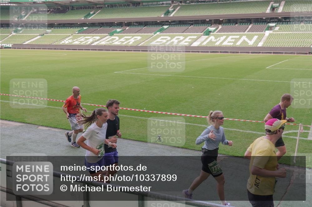 13.09.2026 - 21. swb-Marathon Bremen Michael Burmester http://msf.ph/oto/10337899 13.09.2026 13:15:07 Laufen im Stadion 143, 263, 266, 300, 414, 460, 598, 631, 768, 956, 1008, 1047, 1392, 1408, 1573, 1818, 1819, 1874, 2013, 2024, 2035, 2218, 2233, 2235, 2314, 2359, 2385, 2386, 2387, 2412, 2457, 2466, 2468, 2484, 2494, 2521, 2540, 2564, 2667, 2690, 2691, 2693, 2737, 2760, 2783, 2829, 2838, 2859, 2861, 2865, 2874, 2887, 2958, 2978, 3001, 3075, 3111, 3157, 3165, 3185, 3209, 3237, 3265, 3304, 3355, 3378, 3382, 3405, 3428, 3486, 3653, 3661, 3670, 3680, 3829, 3847, 4034, 4080, 4511 meine-sportfotos.de