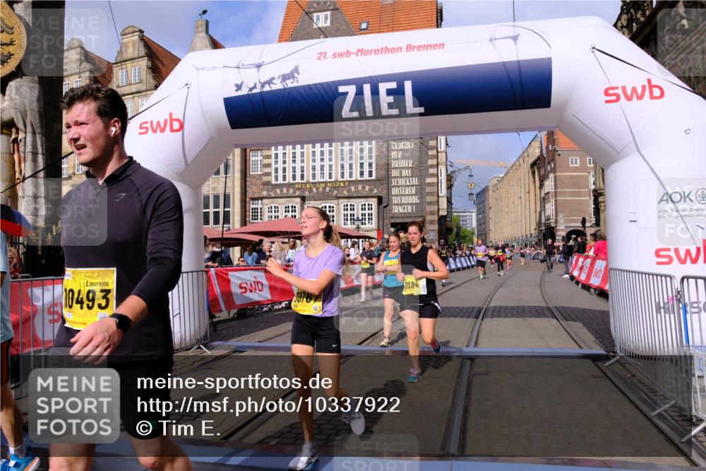 13.09.2026 - 21. swb-Marathon Bremen Tim E. http://msf.ph/oto/10337922 13.09.2026 11:08:25 Ziel 10135, 10139, 10188, 10404, 10493, 10767, 10793, 10851, 10859, 11032, 11044, 11263, 11378, 11404, 11659, 11831, 11833, 11958, 12031, 12066, 12160, 12248, 12325, 12384, 12389 meine-sportfotos.de