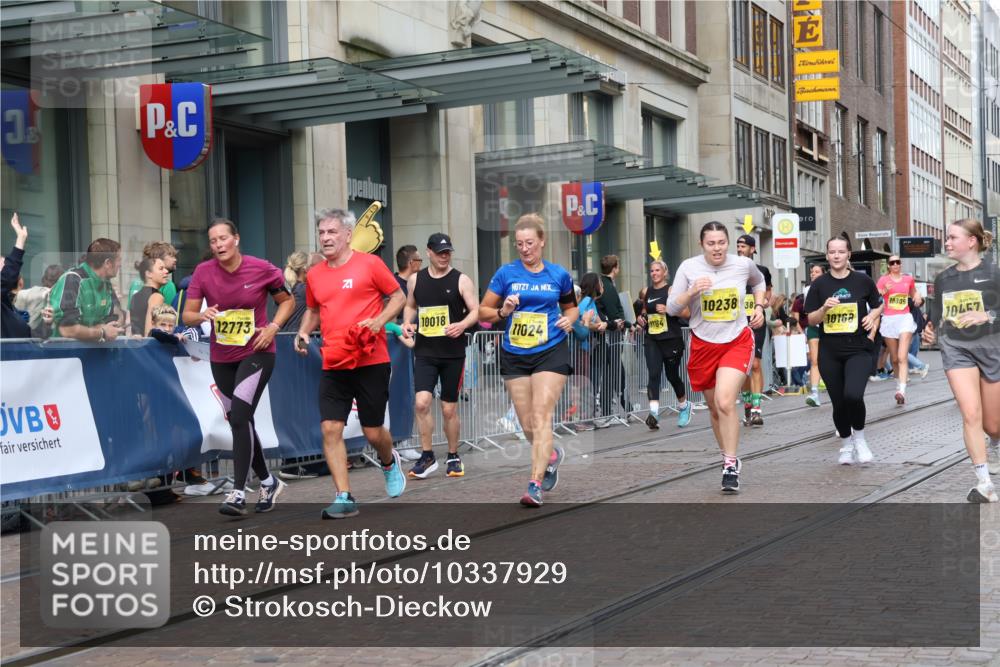 13.09.2026 - 21. swb-Marathon Bremen Strokosch-Dieckow http://msf.ph/oto/10337929 13.09.2026 11:05:38 Ziel 10018, 10168, 10204, 10238, 10305, 10382, 10457, 10619, 10662, 11024, 11132, 11156, 11164, 11477, 11775, 12186, 12378, 12486, 12523, 12528, 12773, 10186, 10238, 10259, 10260, 10411, 10432, 10457, 10717, 10802, 10864, 11146, 11314, 11334, 11387, 11394, 11520, 11521, 11571, 11572, 11724, 11791, 11892, 11947, 12055, 12156, 12251, 12273, 12330, 12362, 12501 meine-sportfotos.de