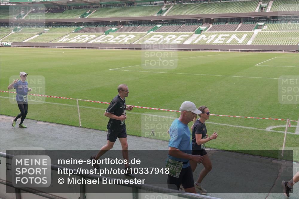 13.09.2026 - 21. swb-Marathon Bremen Michael Burmester http://msf.ph/oto/10337948 13.09.2026 13:15:13 Laufen im Stadion 143, 263, 266, 300, 414, 460, 598, 612, 631, 653, 768, 956, 1008, 1047, 1392, 1408, 1573, 1818, 1819, 1874, 2013, 2024, 2218, 2233, 2235, 2314, 2359, 2385, 2386, 2412, 2466, 2468, 2484, 2494, 2521, 2540, 2564, 2667, 2678, 2690, 2691, 2693, 2737, 2760, 2783, 2829, 2838, 2859, 2861, 2865, 2874, 2887, 2958, 2978, 3001, 3075, 3111, 3157, 3165, 3185, 3209, 3237, 3265, 3304, 3355, 3378, 3382, 3405, 3428, 3486, 3512, 3653, 3661, 3670, 3680, 3829, 3847, 4034, 4080, 4511 meine-sportfotos.de