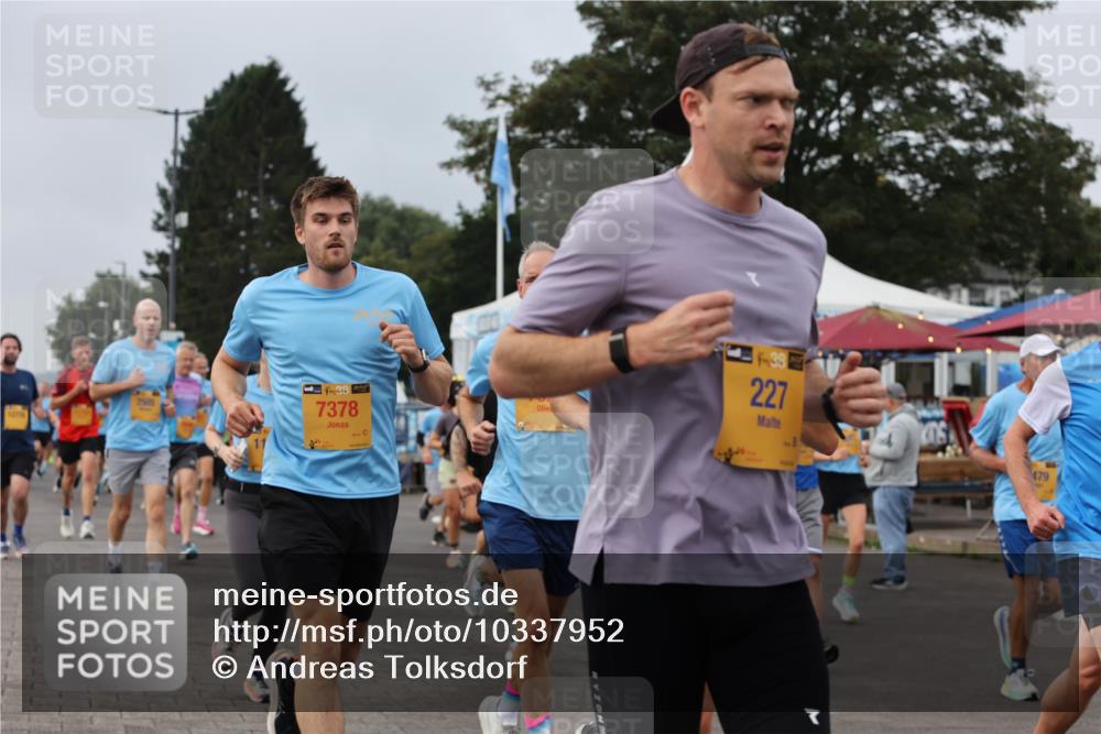 13.09.2026 - Kiel Lauf Andreas Tolksdorf http://msf.ph/oto/10337952 13.09.2026 09:54:48 Kiellinie 38, 7378, 39, 227, 479 meine-sportfotos.de