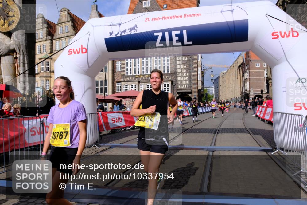 13.09.2026 - 21. swb-Marathon Bremen Tim E. http://msf.ph/oto/10337954 13.09.2026 11:08:26 Ziel 10135, 10139, 10188, 10404, 10493, 10767, 10793, 10851, 10859, 11032, 11044, 11263, 11378, 11404, 11659, 11831, 11833, 11958, 12031, 12066, 12160, 12248, 12325, 12384, 12389 meine-sportfotos.de