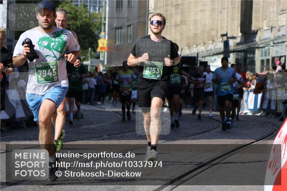 13.09.2026 - 21. swb-Marathon Bremen Strokosch-Dieckow http://msf.ph/oto/10337974 13.09.2026 13:19:25 Ziel 189, 666, 1599, 2007, 2390, 4819, 4857, 4916, 5172, 6137, 6310, 6633, 7154, 7647, 7686, 7791, 9512, 13184, 926, 1010, 1232, 1468, 1535, 4455, 4977, 4978, 7037, 7140, 7268, 7945, 8153, 8185, 13163 meine-sportfotos.de