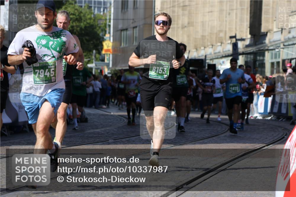 13.09.2026 - 21. swb-Marathon Bremen Strokosch-Dieckow http://msf.ph/oto/10337987 13.09.2026 13:19:26 Ziel 189, 666, 1599, 2007, 2390, 2535, 4819, 4857, 5172, 6137, 6310, 6633, 7154, 7647, 7686, 7791, 9512, 13184, 926, 1010, 1232, 1468, 1535, 4455, 4977, 4978, 7037, 7140, 7268, 7945, 8153, 8185, 13163 meine-sportfotos.de