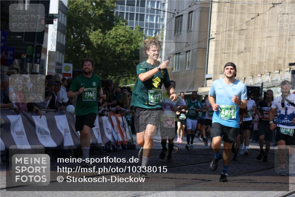 13.09.2026 - 21. swb-Marathon Bremen Strokosch-Dieckow http://msf.ph/oto/10338015 13.09.2026 13:19:29 Ziel 189, 666, 1599, 2007, 2390, 2423, 2535, 3508, 4819, 4857, 5172, 6008, 6137, 6310, 6633, 7154, 7647, 7686, 7754, 9512, 9552, 9805, 13184, 161, 461, 926, 1010, 1232, 1281, 1468, 1535, 1642, 2906, 4977, 4978, 7037, 7140, 7655, 8185, 9984, 13163 meine-sportfotos.de