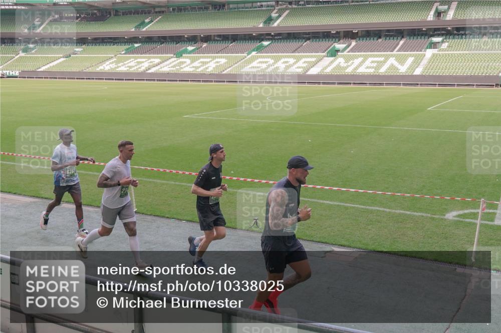 13.09.2026 - 21. swb-Marathon Bremen Michael Burmester http://msf.ph/oto/10338025 13.09.2026 13:15:27 Laufen im Stadion 143, 231, 263, 266, 300, 414, 460, 598, 612, 653, 768, 956, 1008, 1047, 1392, 1408, 1573, 1818, 1819, 1874, 2013, 2024, 2218, 2233, 2235, 2314, 2351, 2359, 2385, 2386, 2466, 2468, 2484, 2494, 2521, 2564, 2579, 2664, 2667, 2678, 2690, 2691, 2698, 2737, 2760, 2783, 2799, 2829, 2838, 2846, 2859, 2861, 2865, 2874, 2887, 2958, 2978, 3001, 3075, 3133, 3157, 3165, 3185, 3237, 3265, 3331, 3355, 3382, 3405, 3428, 3486, 3512, 3653, 3670, 3680, 3829, 3847, 4034, 4080, 4511 meine-sportfotos.de