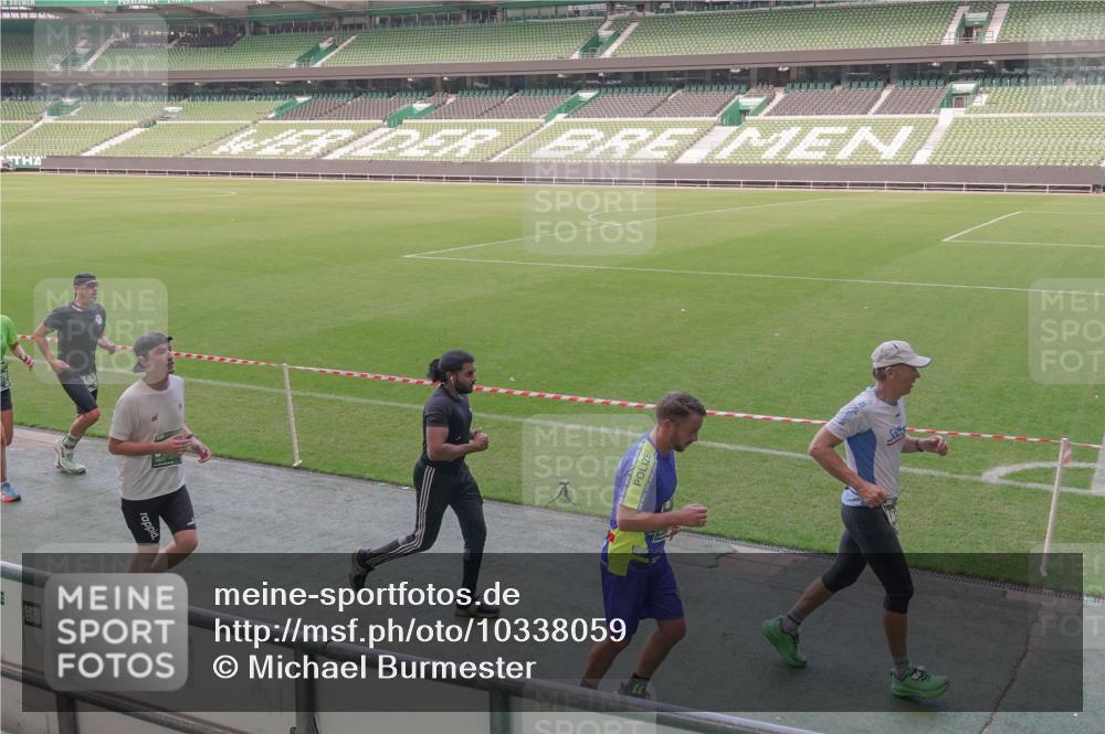 13.09.2026 - 21. swb-Marathon Bremen Michael Burmester http://msf.ph/oto/10338059 13.09.2026 13:15:32 Laufen im Stadion 143, 231, 263, 266, 300, 414, 598, 612, 653, 768, 956, 1008, 1047, 1185, 1392, 1573, 1818, 1819, 1874, 2013, 2218, 2233, 2235, 2314, 2351, 2359, 2385, 2386, 2466, 2468, 2484, 2494, 2564, 2579, 2664, 2667, 2678, 2690, 2691, 2698, 2737, 2760, 2783, 2799, 2829, 2838, 2846, 2859, 2861, 2865, 2874, 2887, 2958, 2978, 3001, 3075, 3133, 3157, 3165, 3185, 3237, 3265, 3331, 3355, 3382, 3387, 3405, 3428, 3486, 3512, 3670, 3680, 3829, 3847, 4034, 4080, 4511 meine-sportfotos.de