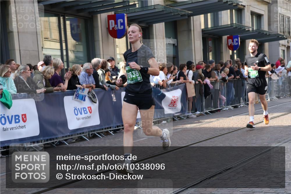 13.09.2026 - 21. swb-Marathon Bremen Strokosch-Dieckow http://msf.ph/oto/10338096 13.09.2026 13:26:08 Ziel 1368, 1649, 2434, 2658, 3526, 3603, 3983, 4077, 4723, 5747, 5906, 5934, 5992, 6230, 6548, 6639, 7626, 8817, 9260, 13195, 1163, 1647, 1896, 2033, 2062, 2666, 2708, 2987, 3248, 3516, 4067, 4161, 4411, 4476, 4724, 4842, 5013, 5558, 5622, 5701, 5854, 5906, 6135, 6605, 6886, 7638, 7780, 8271, 8361, 8592, 8635, 9266, 9794 meine-sportfotos.de