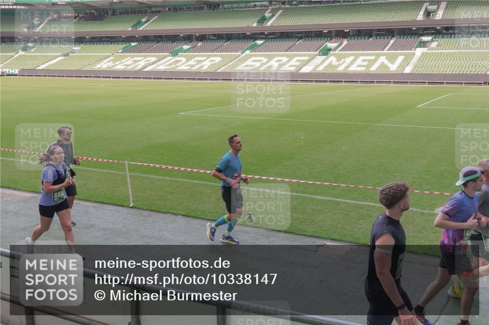 13.09.2026 - 21. swb-Marathon Bremen Michael Burmester http://msf.ph/oto/10338147 13.09.2026 13:15:43 Laufen im Stadion 143, 231, 263, 266, 300, 414, 598, 612, 653, 956, 1008, 1047, 1185, 1312, 1465, 1539, 1818, 1819, 1874, 2013, 2218, 2235, 2314, 2351, 2359, 2363, 2385, 2386, 2466, 2468, 2484, 2494, 2579, 2664, 2667, 2678, 2690, 2691, 2698, 2737, 2760, 2778, 2783, 2799, 2838, 2846, 2859, 2861, 2865, 2874, 2958, 2974, 2978, 3001, 3075, 3133, 3157, 3165, 3185, 3237, 3265, 3331, 3355, 3382, 3387, 3486, 3512, 3670, 3680, 3829, 3847, 4034, 4080, 4511 meine-sportfotos.de