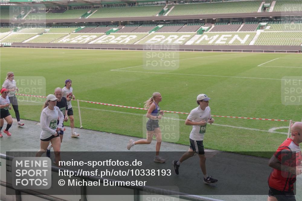 13.09.2026 - 21. swb-Marathon Bremen Michael Burmester http://msf.ph/oto/10338193 13.09.2026 13:15:47 Laufen im Stadion 143, 153, 231, 263, 266, 300, 414, 598, 612, 653, 1008, 1047, 1185, 1312, 1465, 1539, 1818, 1819, 1874, 2013, 2218, 2235, 2314, 2351, 2359, 2363, 2385, 2386, 2466, 2468, 2484, 2494, 2579, 2664, 2667, 2678, 2690, 2691, 2698, 2737, 2760, 2778, 2783, 2799, 2838, 2846, 2859, 2861, 2865, 2874, 2958, 2974, 2978, 3001, 3075, 3133, 3157, 3165, 3185, 3237, 3265, 3331, 3355, 3382, 3387, 3486, 3512, 3670, 3680, 3829, 3847, 4034, 4080, 4511 meine-sportfotos.de