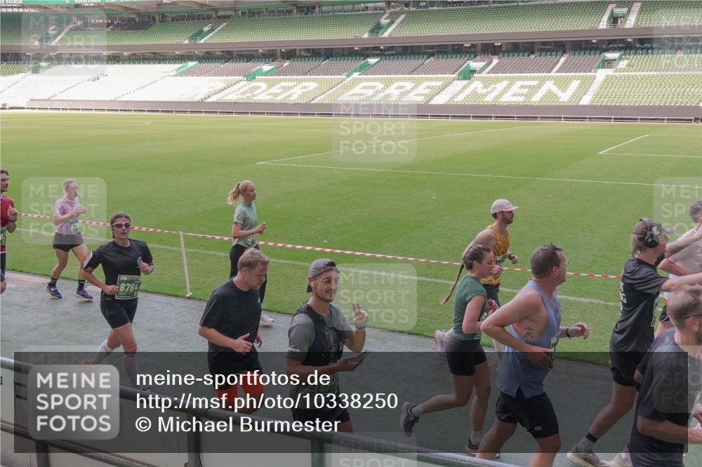 13.09.2026 - 21. swb-Marathon Bremen Michael Burmester http://msf.ph/oto/10338250 13.09.2026 13:15:53 Laufen im Stadion 143, 153, 231, 263, 266, 300, 414, 598, 612, 653, 990, 1008, 1047, 1185, 1312, 1465, 1539, 1874, 2013, 2218, 2235, 2259, 2314, 2351, 2359, 2363, 2385, 2386, 2466, 2468, 2484, 2494, 2579, 2664, 2667, 2678, 2690, 2691, 2698, 2737, 2760, 2778, 2783, 2799, 2838, 2846, 2859, 2861, 2865, 2874, 2958, 2974, 2978, 2996, 3001, 3075, 3133, 3157, 3165, 3185, 3237, 3265, 3331, 3355, 3382, 3387, 3486, 3501, 3512, 3670, 3680, 3829, 3847, 4034, 4080, 4511 meine-sportfotos.de
