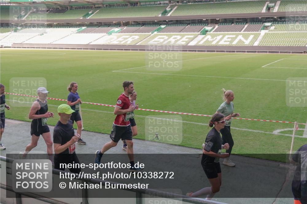 13.09.2026 - 21. swb-Marathon Bremen Michael Burmester http://msf.ph/oto/10338272 13.09.2026 13:15:54 Laufen im Stadion 143, 153, 231, 263, 266, 300, 414, 598, 612, 653, 990, 1008, 1047, 1185, 1312, 1465, 1539, 1874, 2013, 2218, 2235, 2259, 2314, 2351, 2359, 2363, 2385, 2386, 2466, 2468, 2484, 2494, 2579, 2664, 2667, 2678, 2690, 2691, 2698, 2737, 2760, 2778, 2783, 2799, 2838, 2846, 2859, 2861, 2865, 2874, 2958, 2974, 2978, 2996, 3001, 3075, 3133, 3157, 3165, 3185, 3237, 3265, 3331, 3355, 3382, 3387, 3486, 3501, 3512, 3670, 3680, 3829, 3847, 4034, 4080, 4511 meine-sportfotos.de