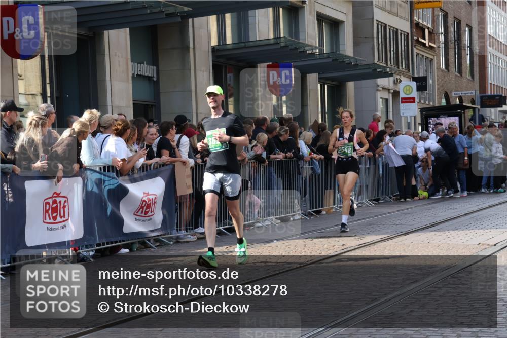 13.09.2026 - 21. swb-Marathon Bremen Strokosch-Dieckow http://msf.ph/oto/10338278 13.09.2026 13:26:15 Ziel 1368, 1649, 2434, 2658, 2779, 3526, 3603, 3852, 4077, 4598, 5747, 5992, 6230, 6289, 6375, 6548, 6639, 7626, 8112, 8817, 9260, 13195, 1896, 2062, 2434, 2666, 2708, 3248, 3516, 3983, 4067, 4476, 4723, 4724, 5558, 5701, 5854, 5906, 5934, 6605, 6886, 7638, 8361, 8592, 8635, 8817, 9266, 9794 meine-sportfotos.de
