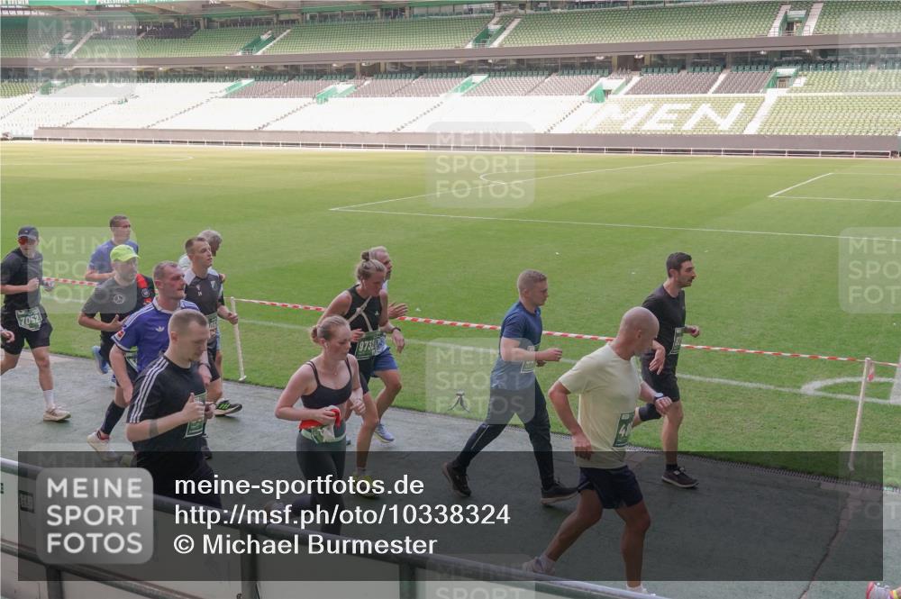 13.09.2026 - 21. swb-Marathon Bremen Michael Burmester http://msf.ph/oto/10338324 13.09.2026 13:15:58 Laufen im Stadion 134, 143, 153, 231, 263, 266, 271, 300, 414, 598, 612, 653, 990, 1047, 1185, 1312, 1465, 1539, 1825, 1874, 2013, 2218, 2235, 2259, 2351, 2359, 2363, 2385, 2386, 2466, 2468, 2484, 2494, 2562, 2579, 2664, 2667, 2678, 2690, 2691, 2698, 2737, 2760, 2778, 2783, 2799, 2838, 2846, 2859, 2861, 2865, 2874, 2958, 2974, 2996, 3001, 3075, 3133, 3157, 3165, 3185, 3237, 3265, 3331, 3355, 3366, 3382, 3387, 3486, 3501, 3512, 3670, 3680, 3829, 3847, 4034, 4080, 4511 meine-sportfotos.de