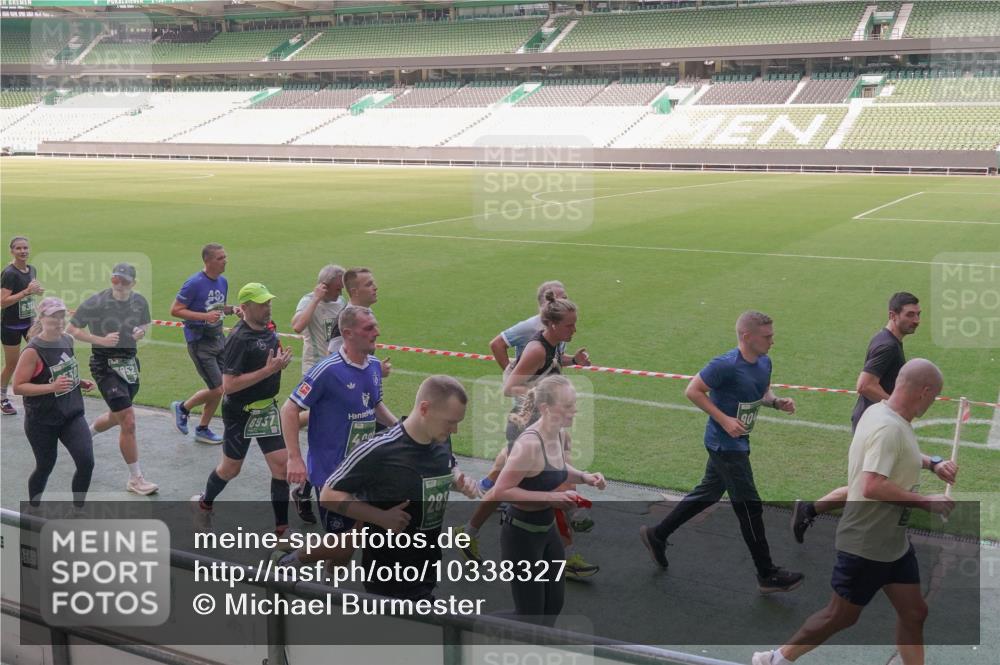 13.09.2026 - 21. swb-Marathon Bremen Michael Burmester http://msf.ph/oto/10338327 13.09.2026 13:15:59 Laufen im Stadion 134, 143, 153, 231, 263, 266, 271, 300, 414, 598, 612, 653, 990, 1047, 1185, 1312, 1465, 1539, 1825, 1874, 2013, 2218, 2235, 2259, 2351, 2359, 2363, 2381, 2385, 2386, 2466, 2468, 2484, 2494, 2562, 2579, 2664, 2667, 2678, 2690, 2691, 2698, 2737, 2760, 2778, 2783, 2799, 2846, 2859, 2861, 2865, 2874, 2958, 2974, 2996, 3001, 3075, 3133, 3157, 3165, 3185, 3237, 3265, 3331, 3355, 3366, 3382, 3387, 3486, 3501, 3512, 3670, 3680, 3829, 3847, 4034, 4080, 4511 meine-sportfotos.de