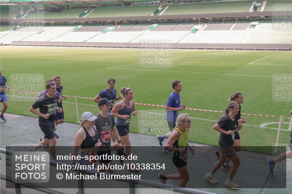 13.09.2026 - 21. swb-Marathon Bremen Michael Burmester http://msf.ph/oto/10338354 13.09.2026 13:16:02 Laufen im Stadion 134, 143, 153, 231, 263, 266, 271, 300, 414, 598, 612, 653, 990, 1047, 1185, 1312, 1465, 1539, 1825, 1874, 2013, 2218, 2235, 2259, 2351, 2359, 2363, 2381, 2385, 2386, 2466, 2468, 2484, 2494, 2562, 2579, 2664, 2667, 2678, 2690, 2691, 2698, 2737, 2760, 2778, 2783, 2797, 2799, 2846, 2859, 2861, 2865, 2874, 2958, 2974, 2996, 3001, 3075, 3133, 3157, 3165, 3185, 3237, 3265, 3331, 3355, 3366, 3382, 3387, 3486, 3501, 3512, 3670, 3680, 3829, 3847, 4034, 4080, 4511 meine-sportfotos.de