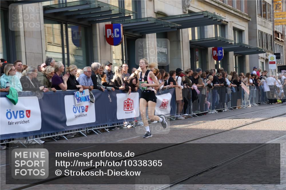 13.09.2026 - 21. swb-Marathon Bremen Strokosch-Dieckow http://msf.ph/oto/10338365 13.09.2026 13:26:17 Ziel 1368, 1649, 2658, 2779, 3526, 3603, 3852, 3893, 4077, 4598, 5747, 5992, 6289, 6375, 6548, 6639, 7626, 8112, 9260, 13195, 1896, 2062, 2434, 2658, 2666, 3248, 3516, 3983, 4067, 4476, 4723, 4724, 5558, 5701, 5854, 5906, 5934, 6230, 6605, 6639, 6886, 8361, 8592, 8635, 8817, 9266, 9794 meine-sportfotos.de